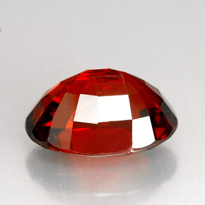 9.65カラットの天然ディープレッドスペサルティンガーネット（13.9×10.4 mm・オーバルカット）