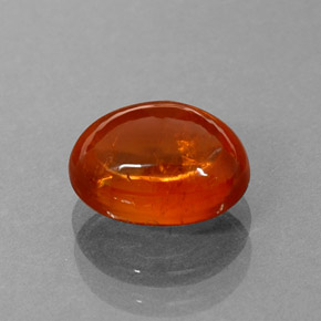 2.65カラットの天然マンダリンオレンジスペサルティンガーネット（8.2×6.5 mm・透明）
