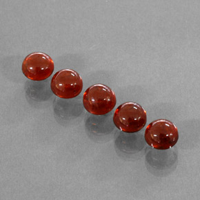 カラットの天然レッドオレンジスペサルティンガーネット（5.18 mm・透明）