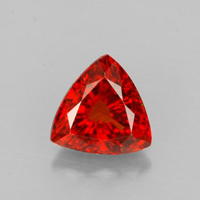 1.39カラットの天然レッドオレンジスペサルティンガーネット（6.6×6.6 mm・トリリアント）