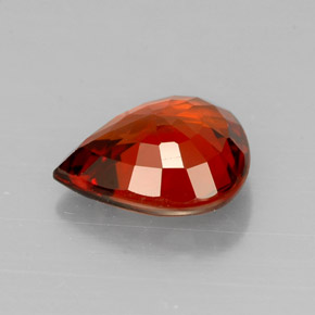 1.80カラットの天然レッドオレンジスペサルティンガーネット（8.3×6.7 mm・洋梨の形）