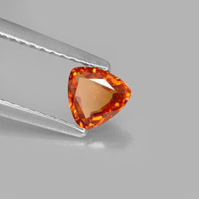0.56カラットの天然マンダリンオレンジスペサルティンガーネット（5.1×5.1 mm・トリリアント）