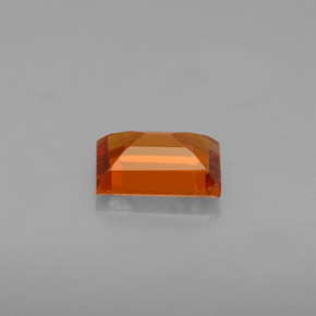 0.77カラットの天然マンダリンオレンジスペサルティンガーネット（6×4.1 mm・バゲット）
