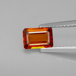 0.97カラットの天然レッドオレンジスペサルティンガーネット（6.8×4.7 mm・エメラルドカット）