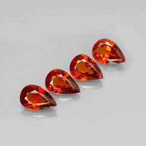 カラットの天然レッドオレンジスペサルティンガーネット（4.8×3.2 mm・洋梨の形）