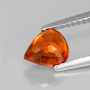 1.36カラットの天然マンダリンオレンジスペサルティンガーネット（6.9×5.8 mm・洋梨の形）