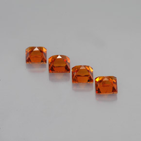カラットの天然マンダリンオレンジスペサルティンガーネット（3.3×3.3 mm・四角）