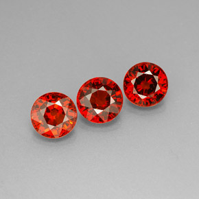 カラットの天然レッドオレンジスペサルティンガーネット（5.18 mm・ラウンドカット）