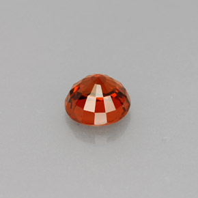 0.72カラットの天然レッドオレンジスペサルティンガーネット（4.95 mm・ラウンドカット）