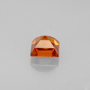 0.36カラットの天然マンダリンオレンジスペサルティンガーネット（3.6×3.6 mm・四角）
