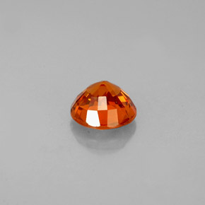 0.82カラットの天然マンダリンオレンジスペサルティンガーネット（5.34 mm・ラウンドカット）