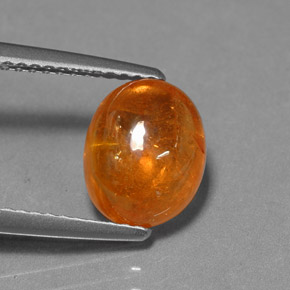 4.22カラットの天然マンダリンオレンジスペサルティンガーネット（9.3×7.6 mm・オーバルカット）