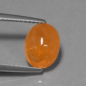 3.94カラットの天然マンダリンオレンジスペサルティンガーネット（9.4×7.4 mm・オーバルカット）
