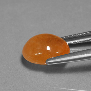 3.94カラットの天然マンダリンオレンジスペサルティンガーネット（9.4×7.4 mm・オーバルカット）