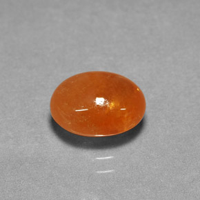 3.15カラットの天然マンダリンオレンジスペサルティンガーネット（9.1×6.8 mm・オーバルカット）