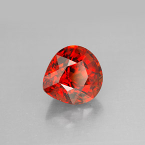 3.32カラットの天然レッドオレンジスペサルティンガーネット（8.5×8.1 mm・洋梨の形）