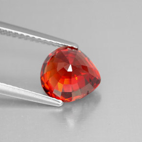 3.32カラットの天然レッドオレンジスペサルティンガーネット（8.5×8.1 mm・洋梨の形）