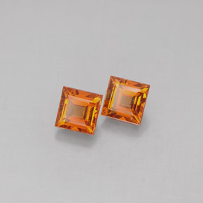 カラットの天然マンダリンオレンジスペサルティンガーネット（4.1×4.1 mm・四角）