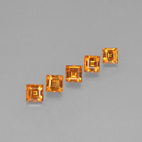 カラットの天然マンダリンオレンジスペサルティンガーネット（3.3×3.3 mm・四角）