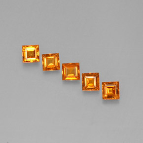 カラットの天然マンダリンオレンジスペサルティンガーネット（3.3×3.3 mm・四角）