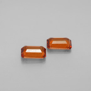 カラットの天然マンダリンオレンジスペサルティンガーネット（6×4 mm・エメラルドカット）