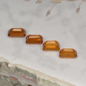 2.37カラットの天然Medium Orange スペサルティンガーネット（6×3.9 mm・エメラルドカット）