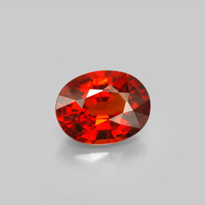 2.60カラットの天然オレンジレッドスペサルティンガーネット（9.2×7.1 mm・オーバルカット）