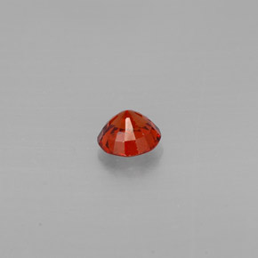 0.80カラットの天然レッドオレンジスペサルティンガーネット（5.24 mm・ラウンドカット）