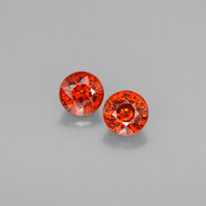 カラットの天然レッドオレンジスペサルティンガーネット（5.36 mm・ラウンドカット）