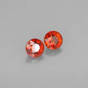 カラットの天然レッドオレンジスペサルティンガーネット（5.36 mm・ラウンドカット）