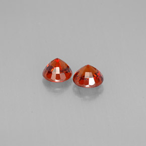カラットの天然レッドオレンジスペサルティンガーネット（5.36 mm・ラウンドカット）