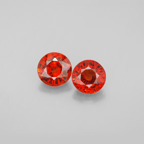 カラットの天然レッドオレンジスペサルティンガーネット（5.48 mm・ラウンドカット）