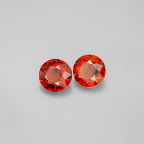カラットの天然レッドオレンジスペサルティンガーネット（5.58 mm・ラウンドカット）