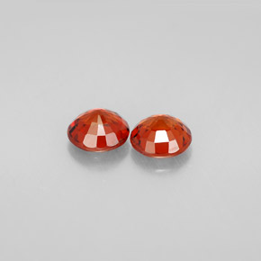 カラットの天然レッドオレンジスペサルティンガーネット（5.58 mm・ラウンドカット）