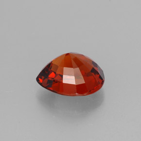 2.90カラットの天然レッドオレンジスペサルティンガーネット（8.9×7.7 mm・洋梨の形）