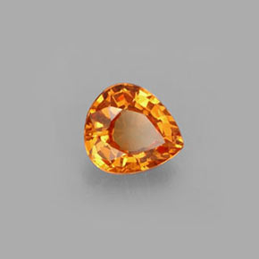 0.74カラットの天然マンダリンオレンジスペサルティンガーネット（5.9×5.4 mm・洋梨の形）