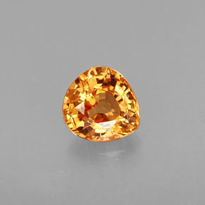 0.95カラットの天然マンダリンオレンジスペサルティンガーネット（5.8×5.6 mm・洋梨の形）