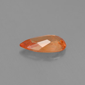 0.91カラットの天然マンダリンオレンジスペサルティンガーネット（8.5×4.4 mm・洋梨の形）