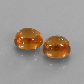 カラットの天然マンダリンオレンジスペサルティンガーネット（5.3×4.3 mm・透明）