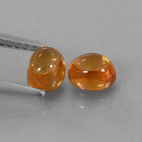 カラットの天然マンダリンオレンジスペサルティンガーネット（5.3×4.3 mm・透明）