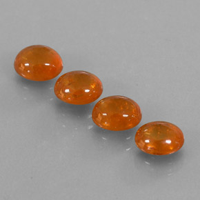 カラットの天然マンダリンオレンジスペサルティンガーネット（6.1×5 mm・透明）