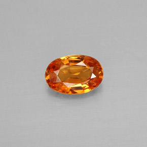 0.45カラットの天然マンダリンオレンジスペサルティンガーネット（5.7×3.9 mm・オーバルカット）