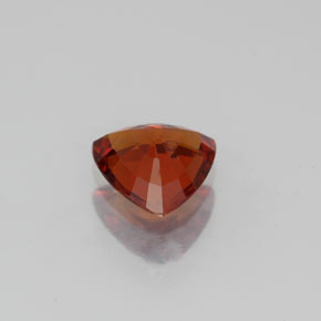 0.96カラットの天然レッドオレンジスペサルティンガーネット（6.5×6.3 mm・トリリアント）