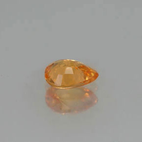 0.78カラットの天然マンダリンオレンジスペサルティンガーネット（6.3×5.2 mm・洋梨の形）
