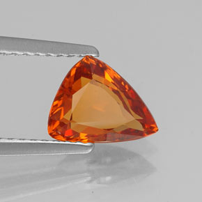 1.50カラットの天然オレンジスペサルティンガーネット（8.1×6.4 mm・ファンシーシェイプ）
