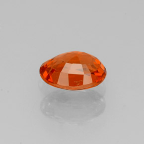 0.92カラットの天然オレンジスペサルティンガーネット（6.4×4.8 mm・オーバルカット）