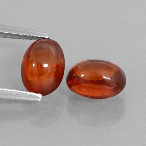 カラットの天然レッドオレンジスペサルティンガーネット（6.8×5 mm・透明）