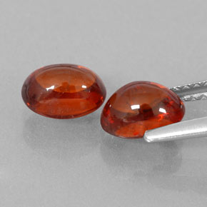 カラットの天然レッドオレンジスペサルティンガーネット（6.8×5 mm・透明）