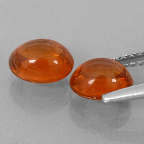 2.81カラットの天然ミディアムオレンジスペサルティンガーネット（6.8×5.7 mm・透明）
