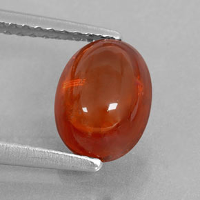 2.48カラットの天然レッドオレンジスペサルティンガーネット（8.6×6.4 mm・透明）